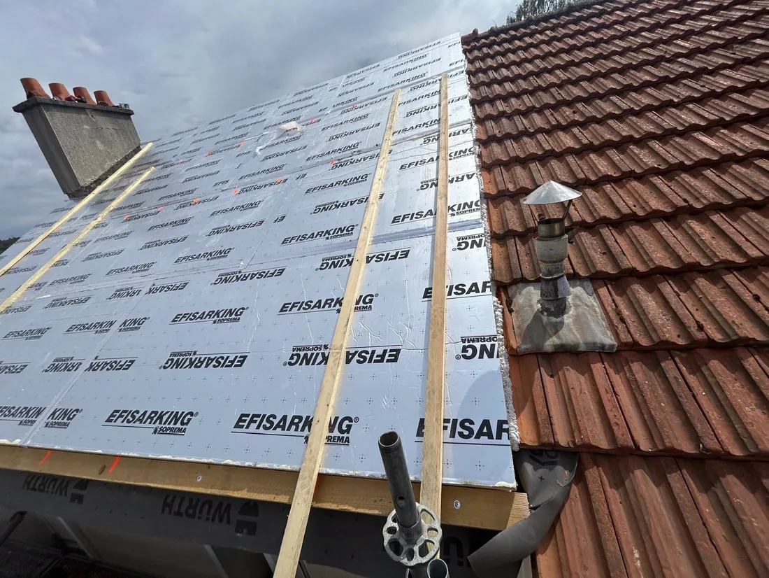Sarking Efisarking en cours de pose — chantier LMB Couverture