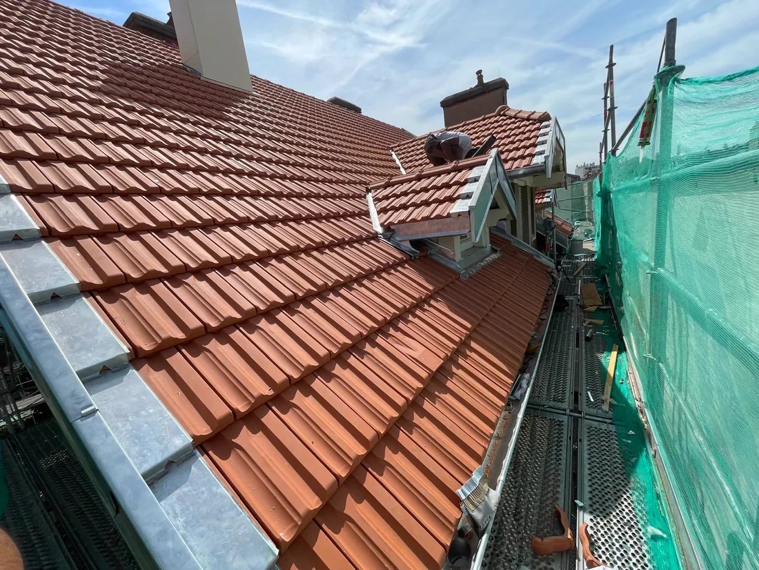 Toiture entièrement reprise en tuile neuve — chantier LMB Couverture